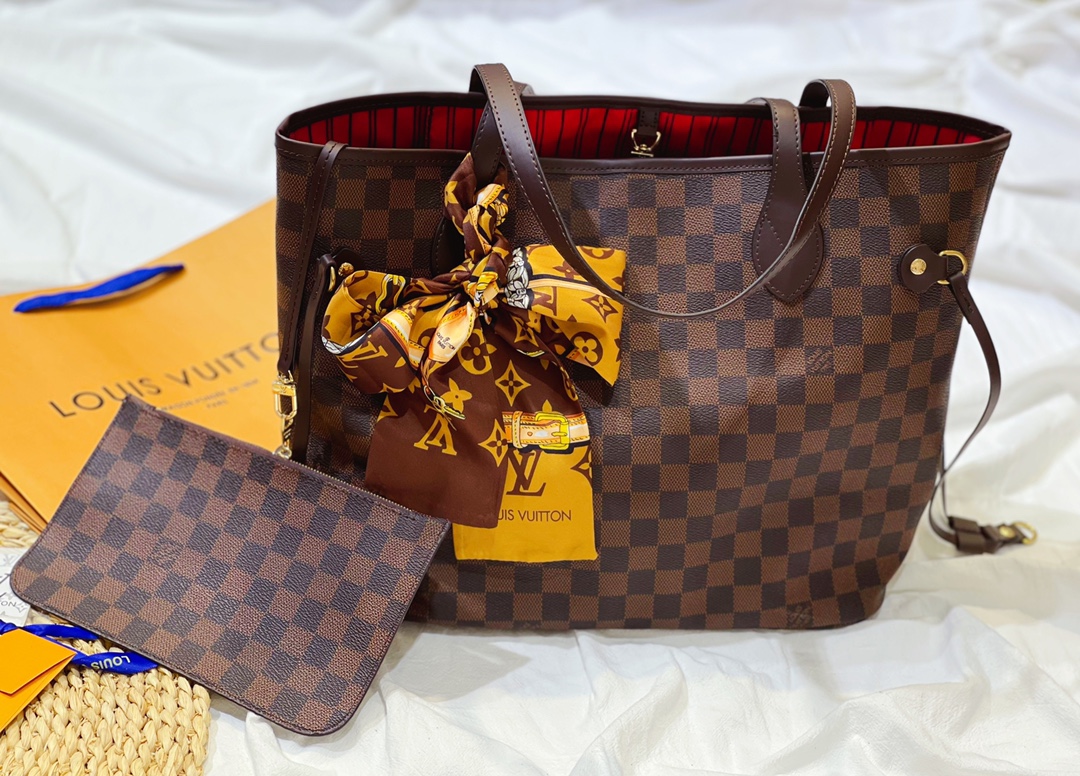 LV $86 gallery