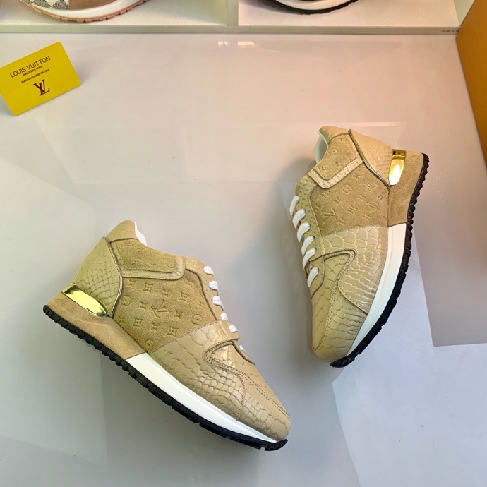 LV $86 gallery