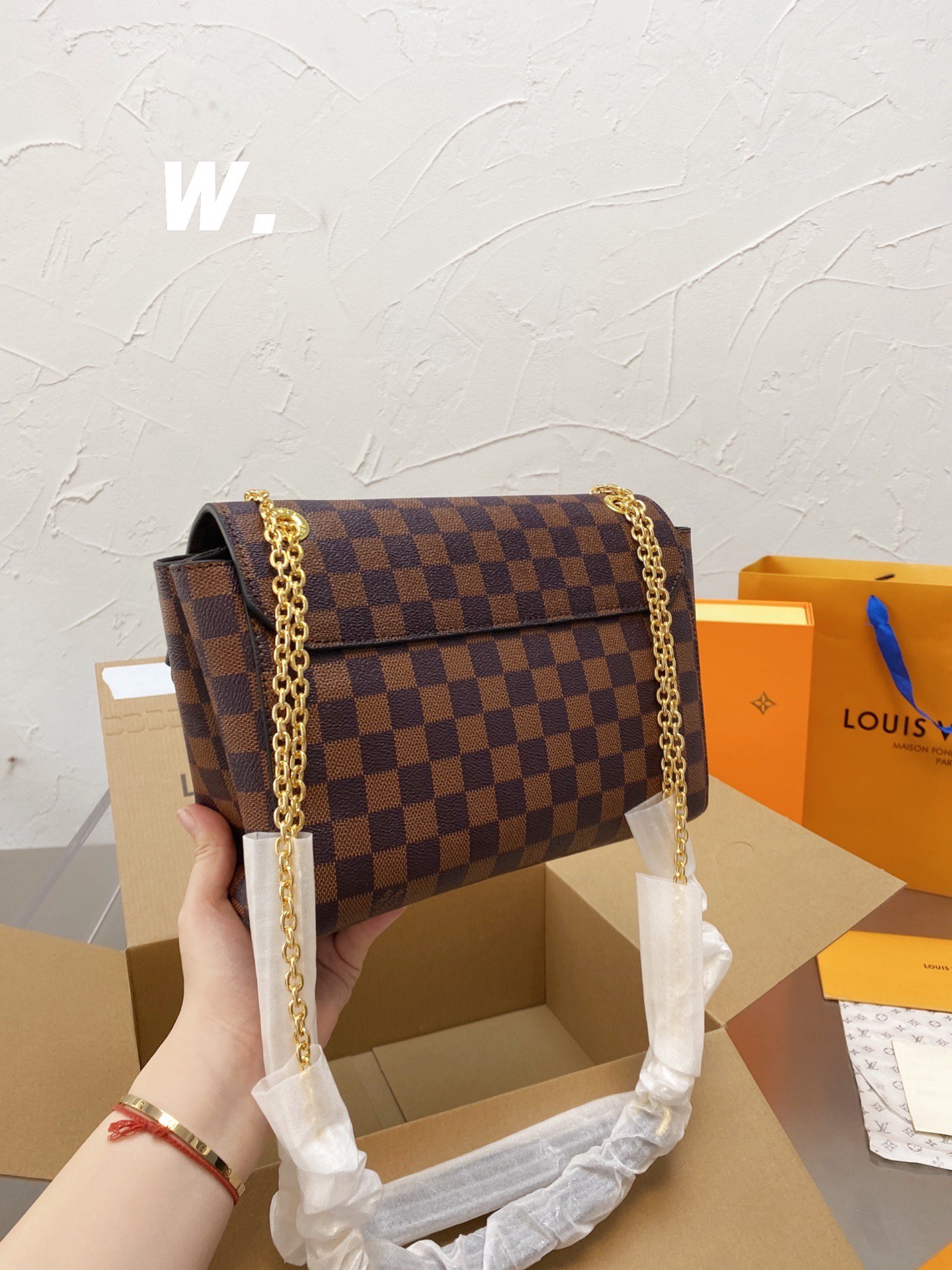 LV $86 gallery