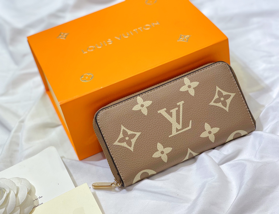 LV $86 gallery