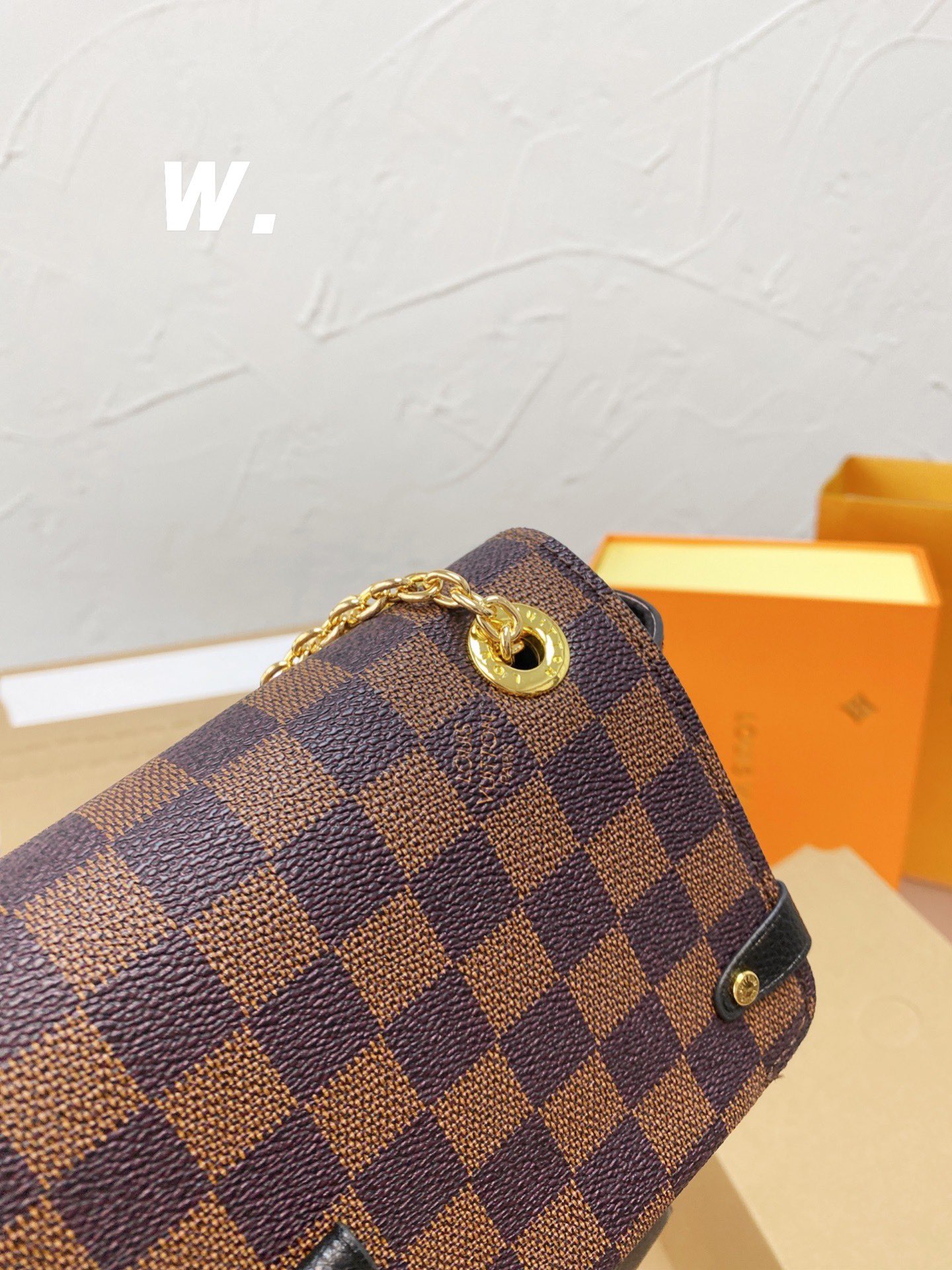 LV $86 gallery