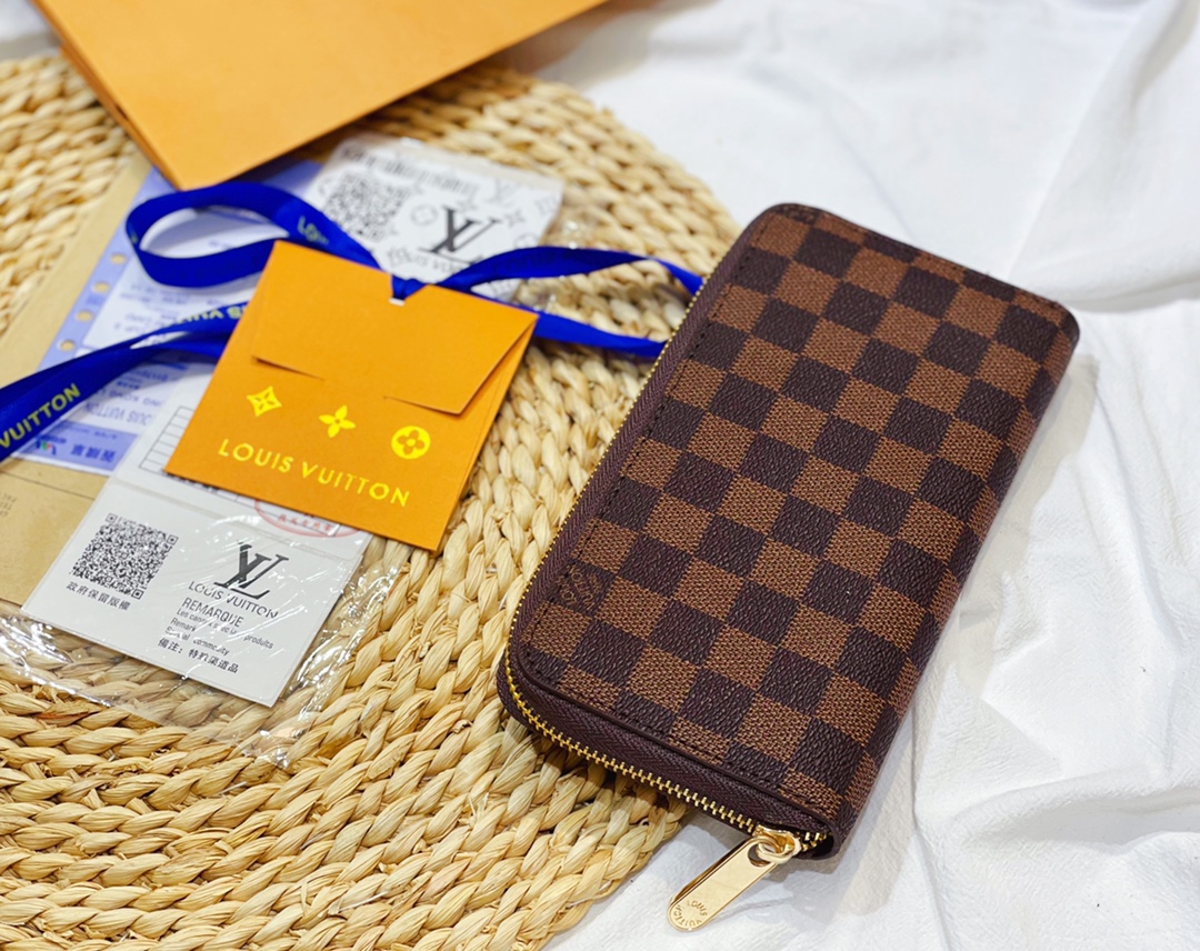 LV $86 gallery