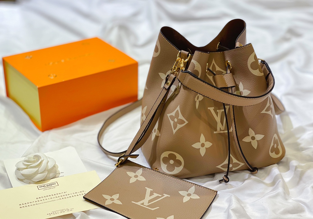 LV $86 gallery