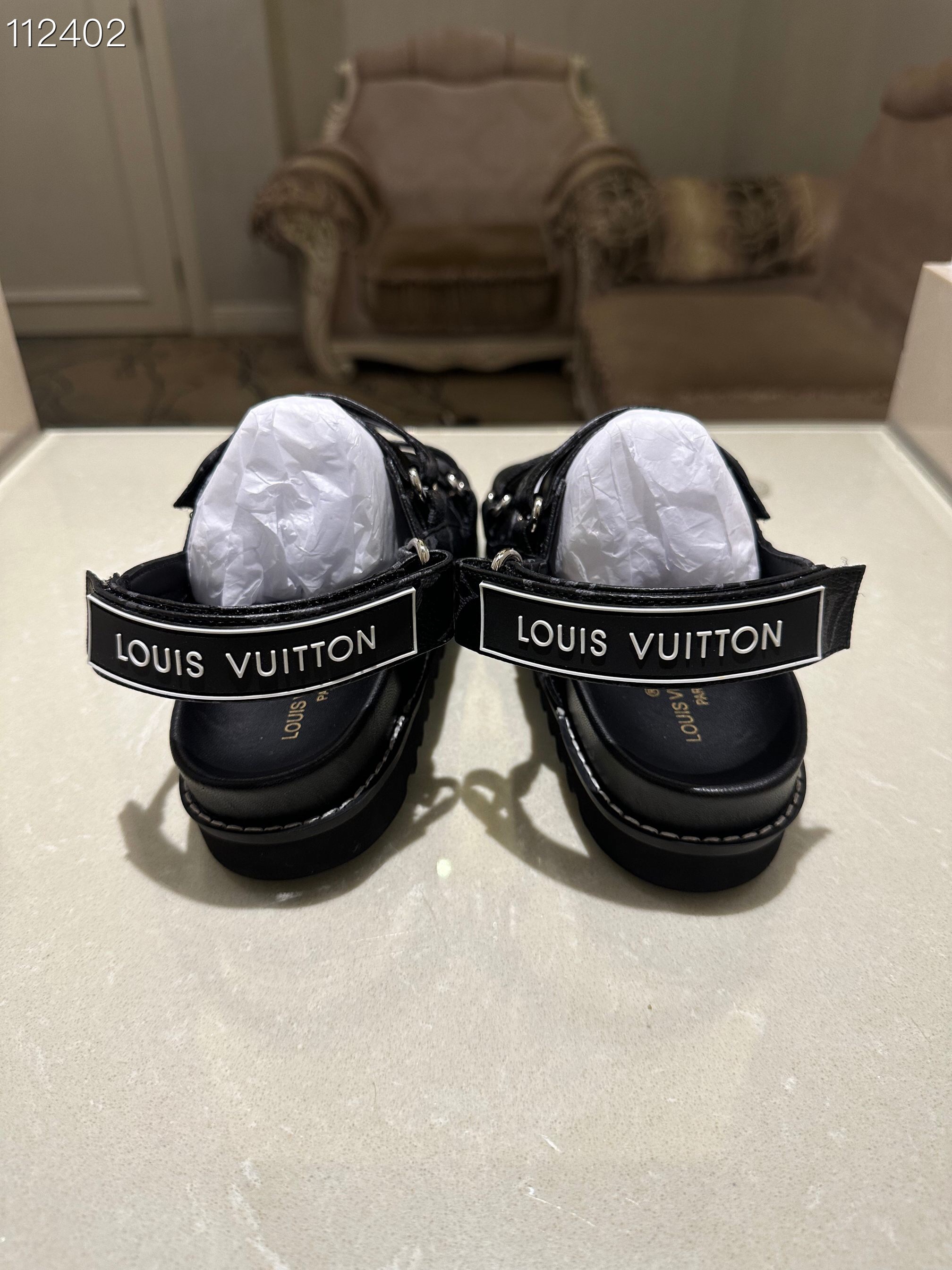 LV $86 gallery