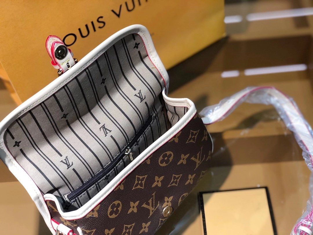 LV $86 gallery