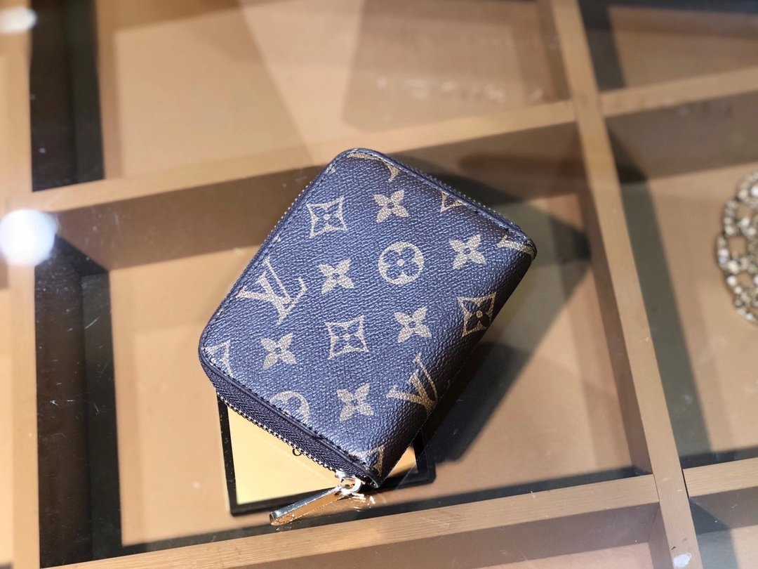 LV $86 gallery