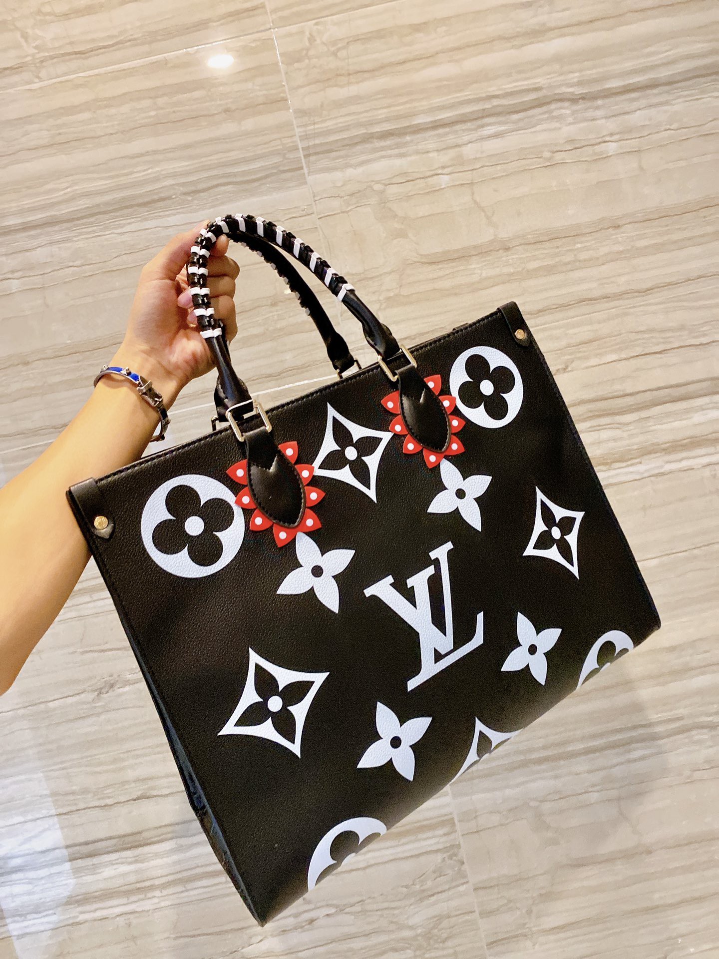 LV $87 gallery