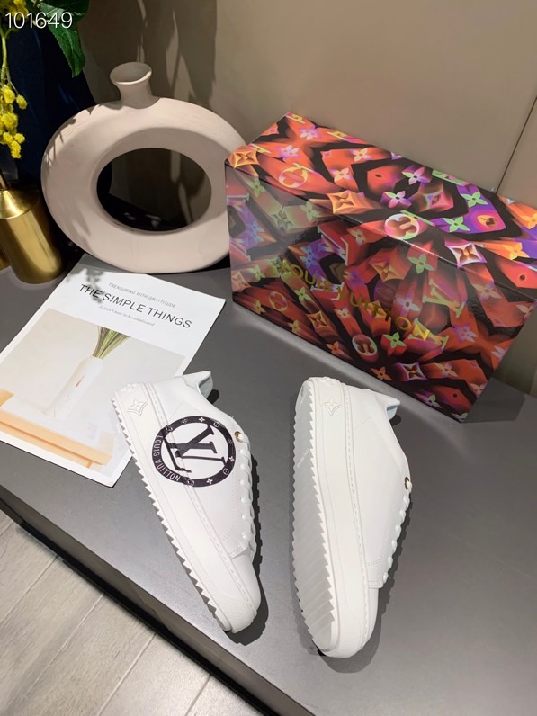 LV $87 gallery