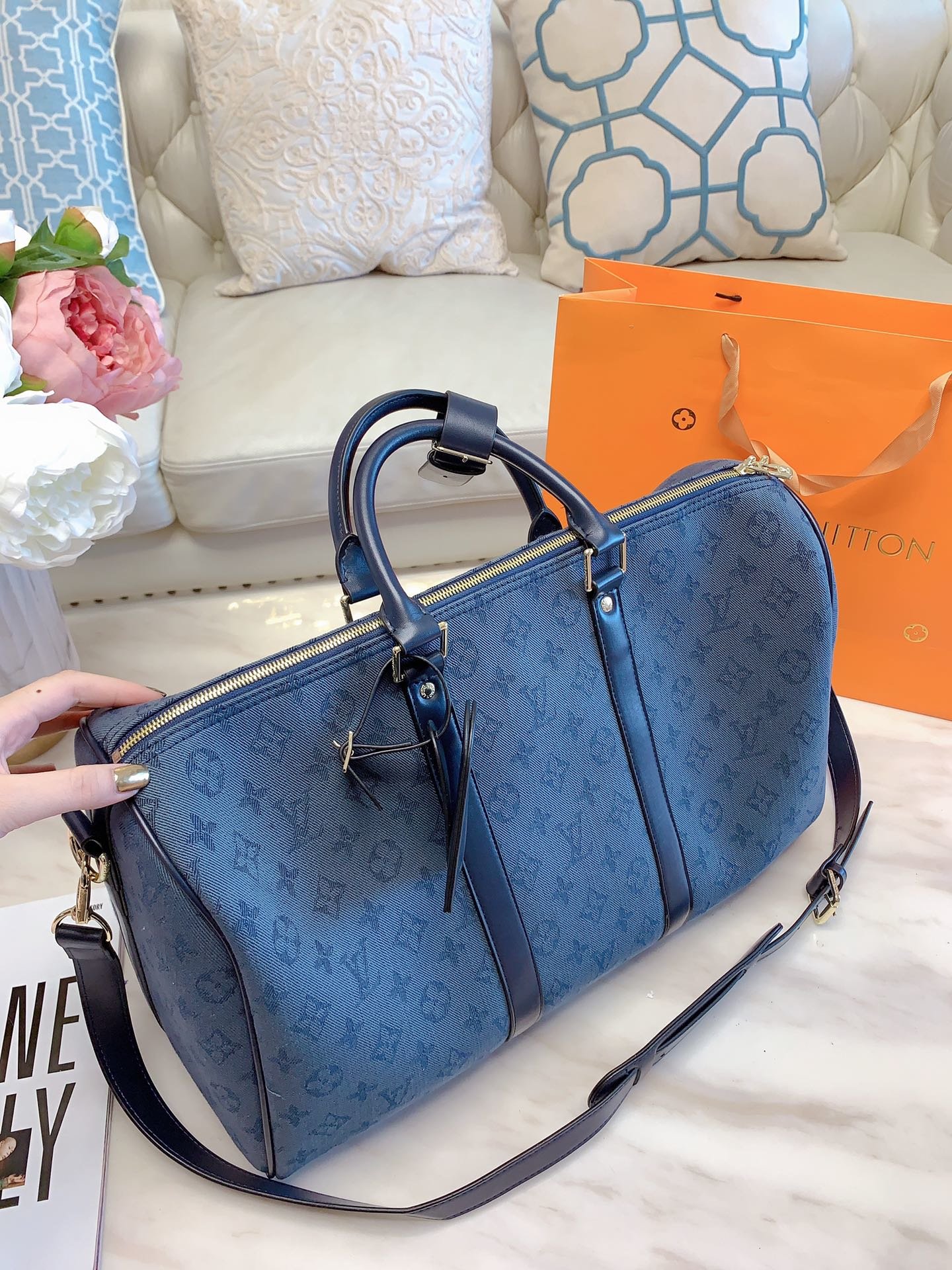 LV $87 gallery