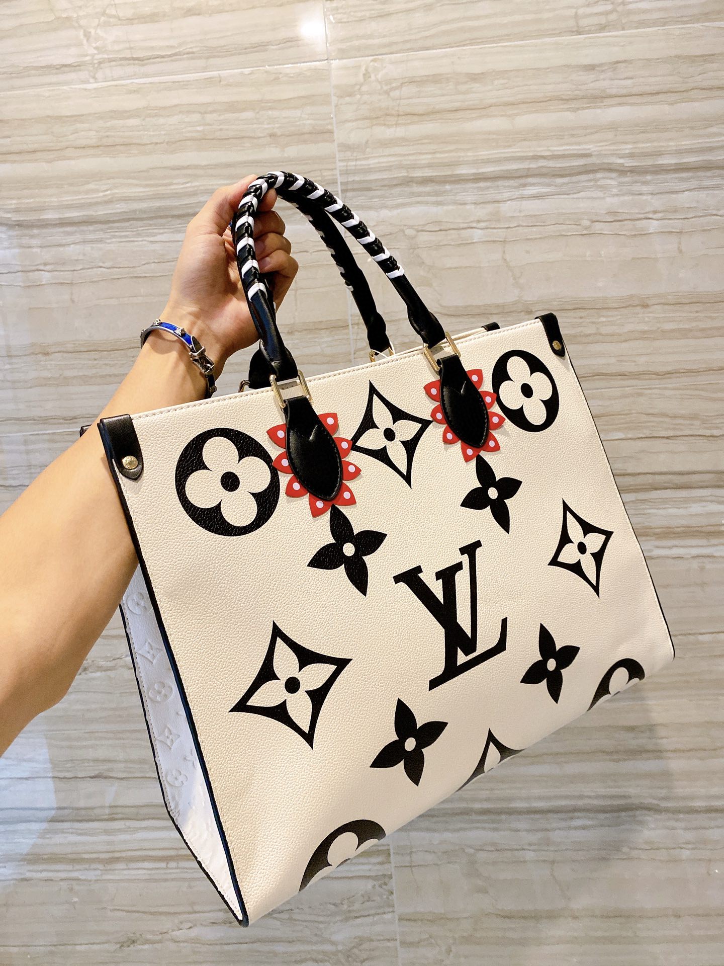 LV $87 gallery