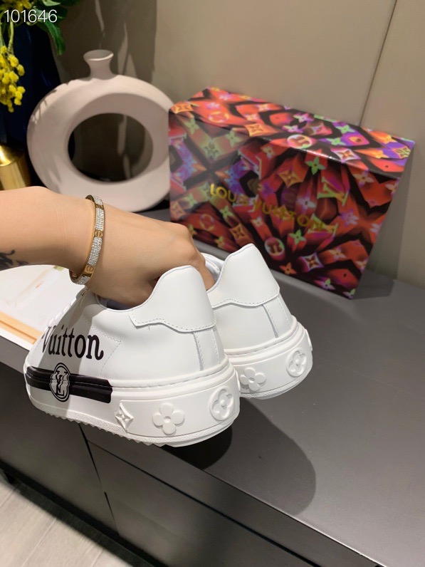 LV $87 gallery