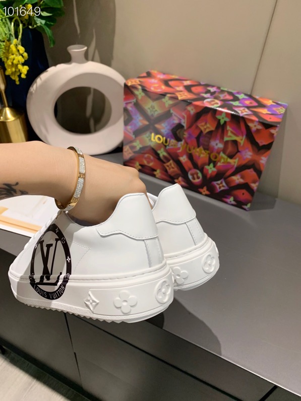 LV $87 gallery