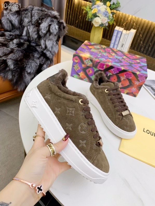 LV $88 gallery