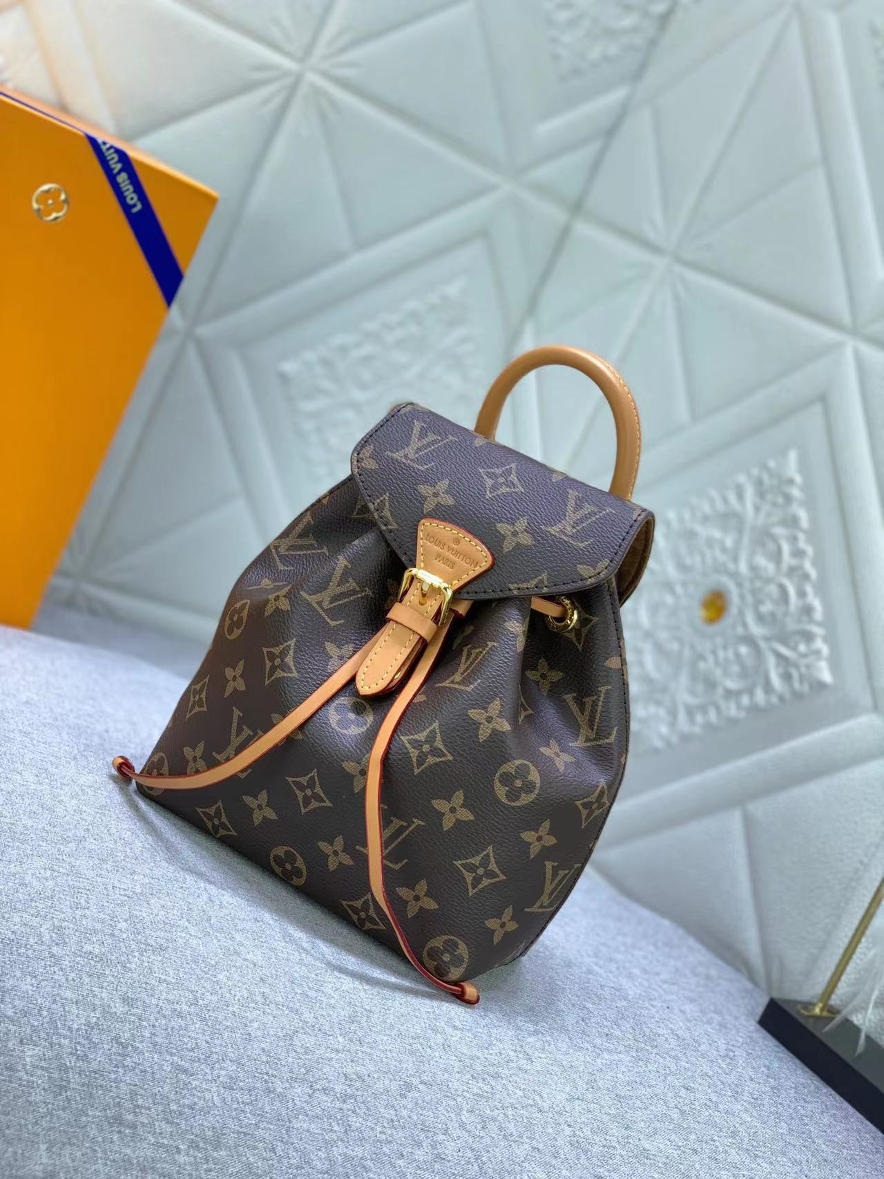 LV $88 gallery