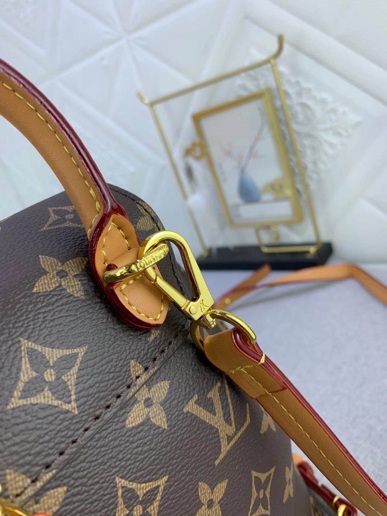 LV $88 gallery