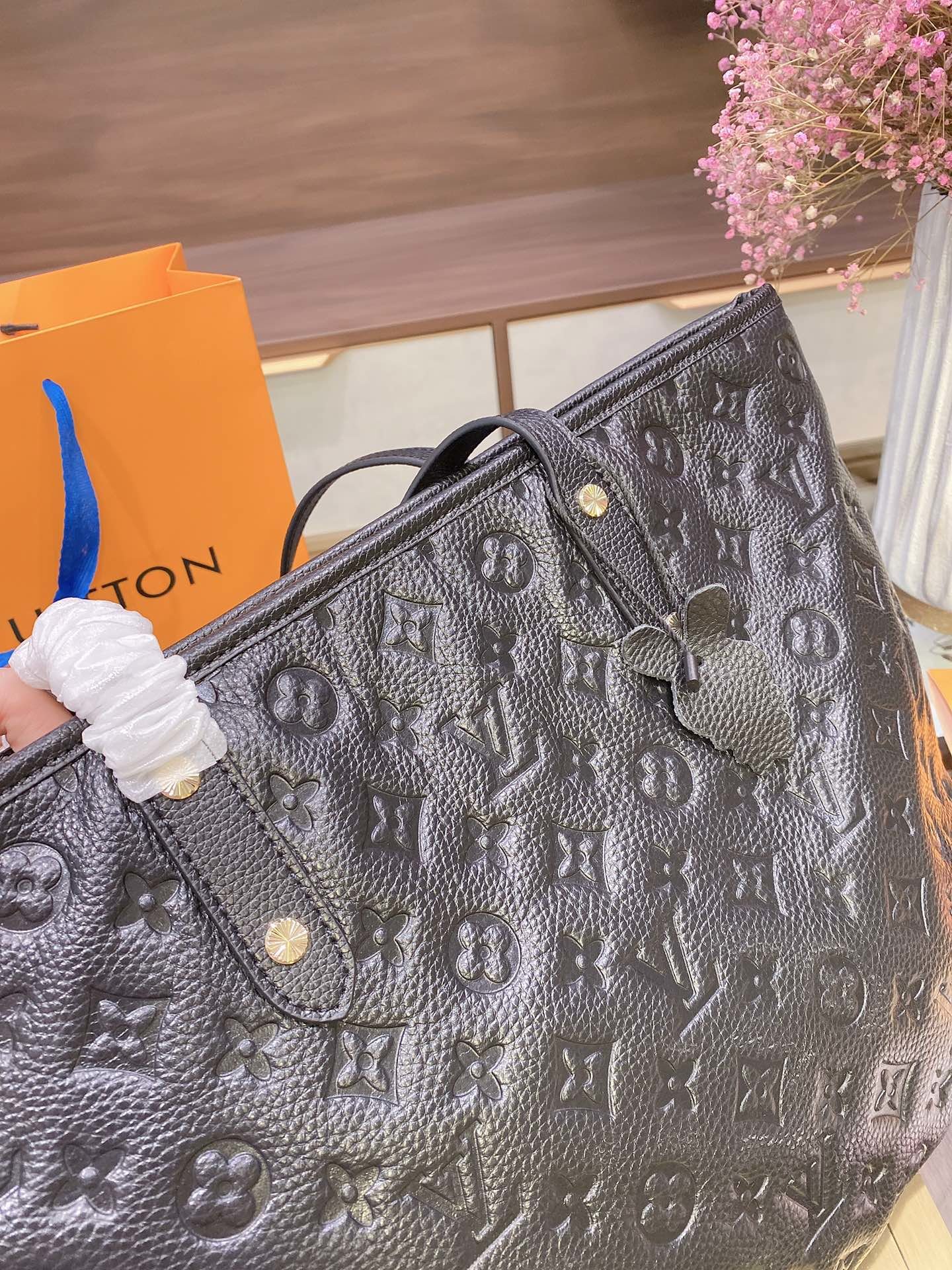 LV $88 gallery