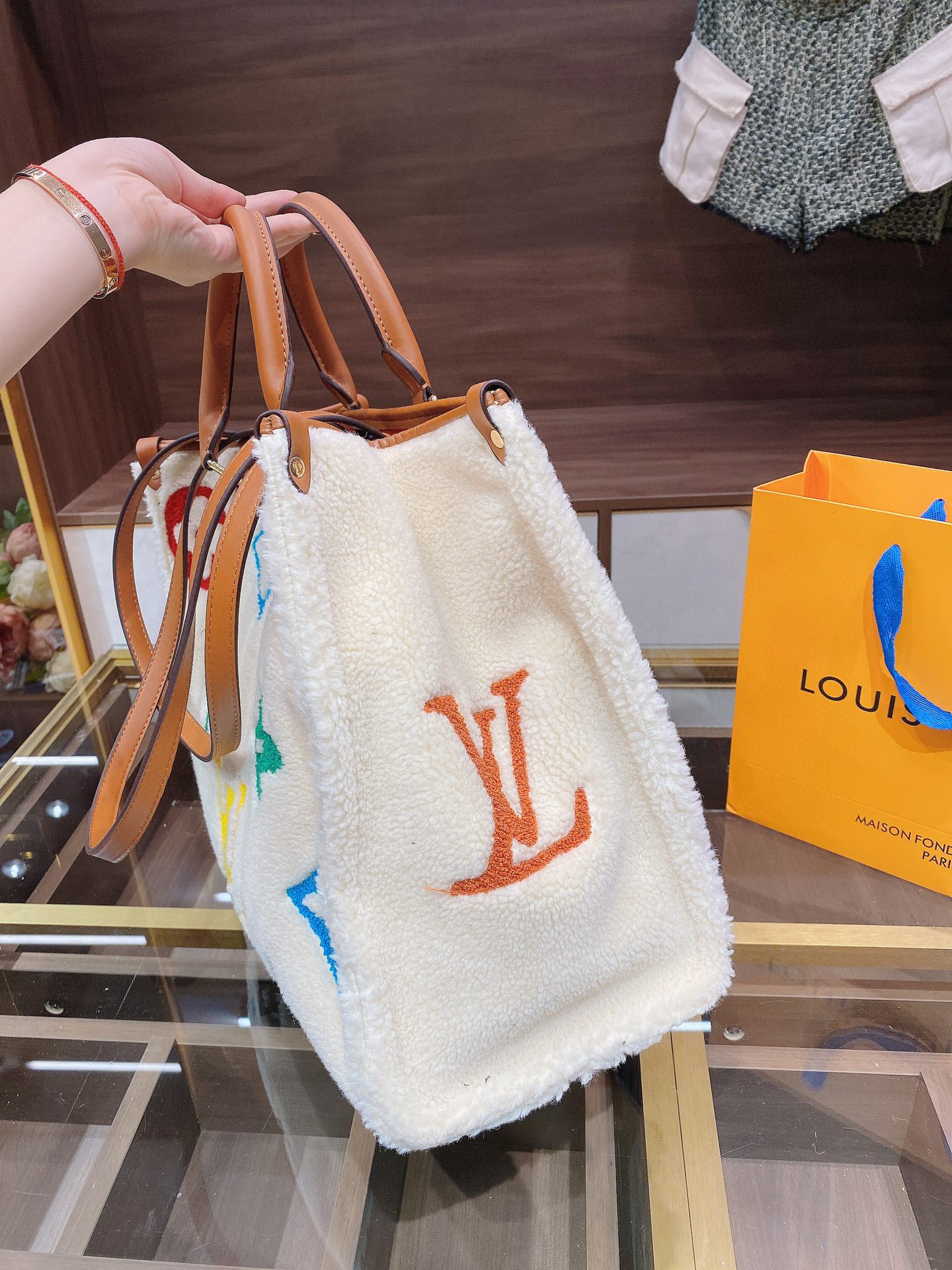 LV $88 gallery