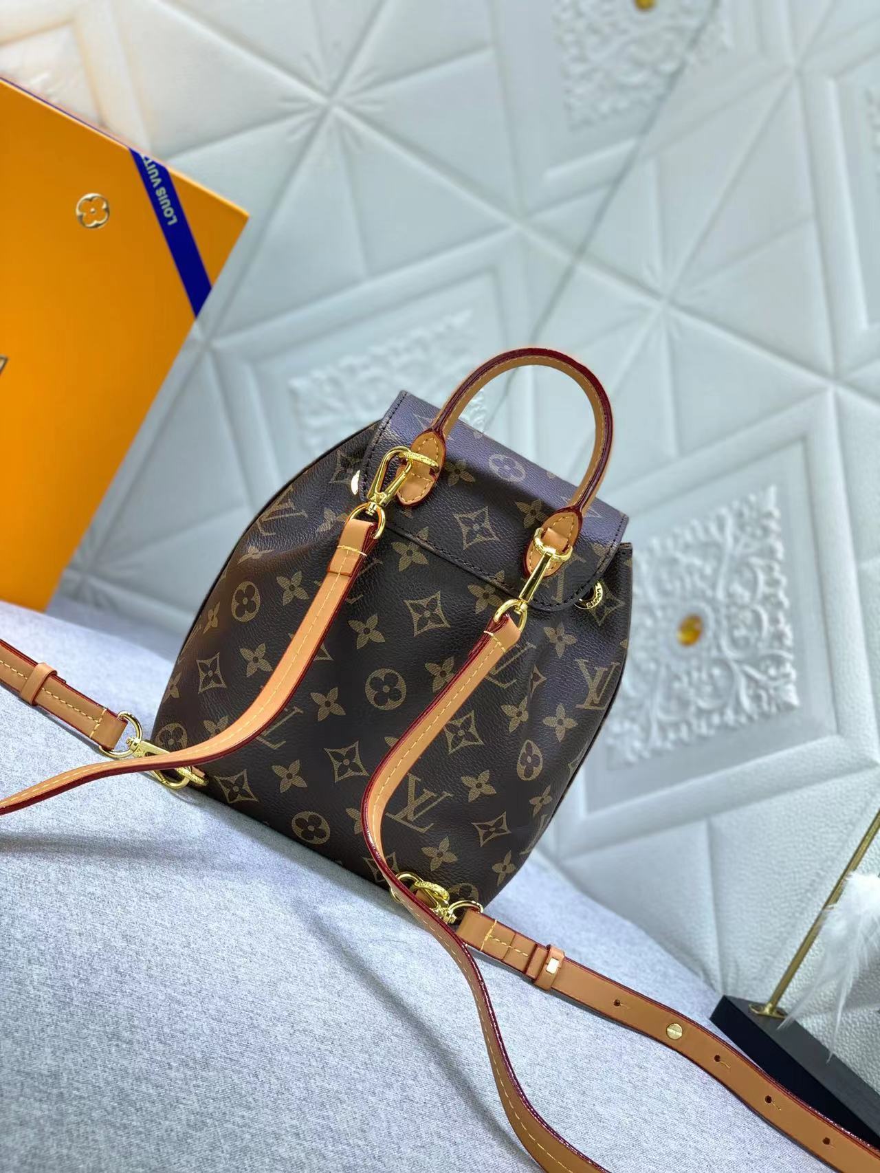 LV $88 gallery