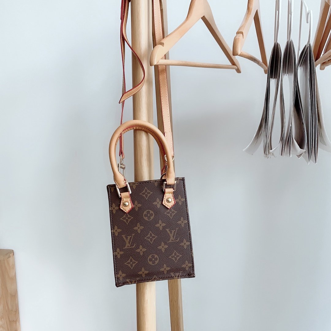 LV $88 gallery