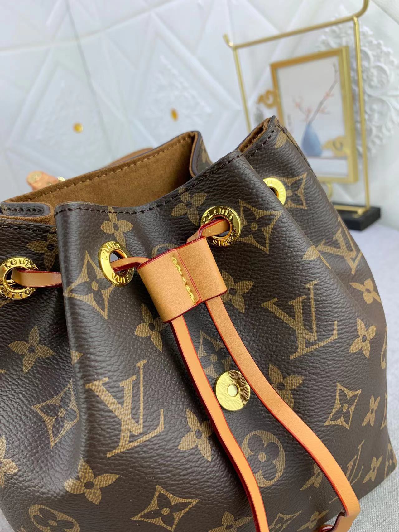 LV $88 gallery