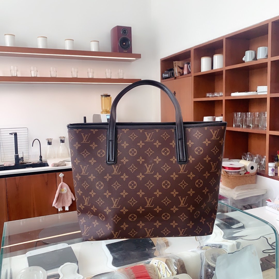 LV $89 gallery