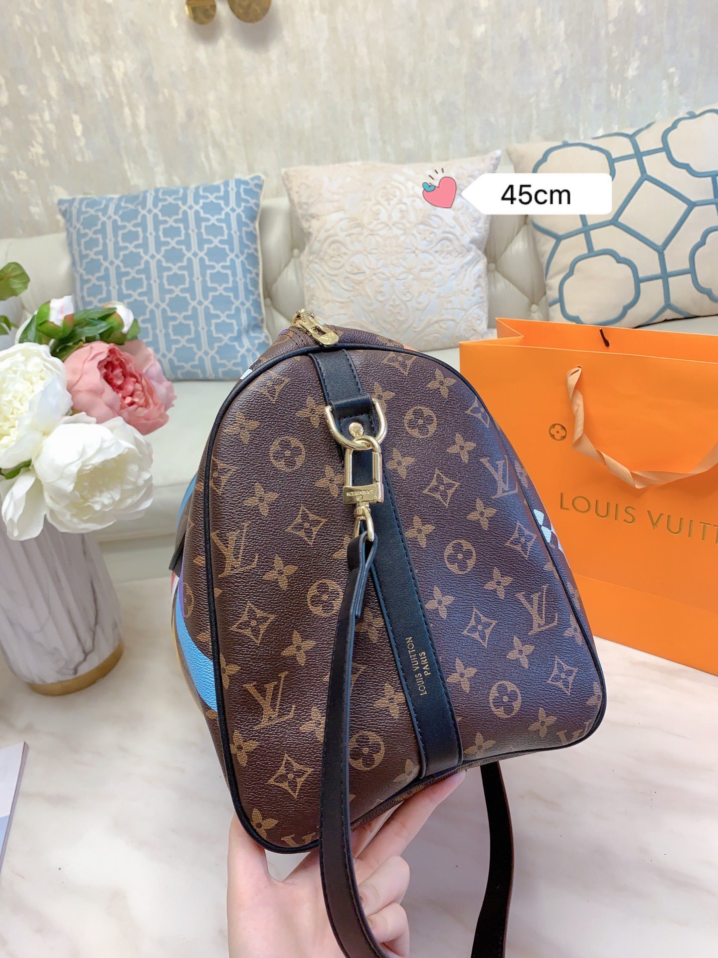 LV $89 gallery