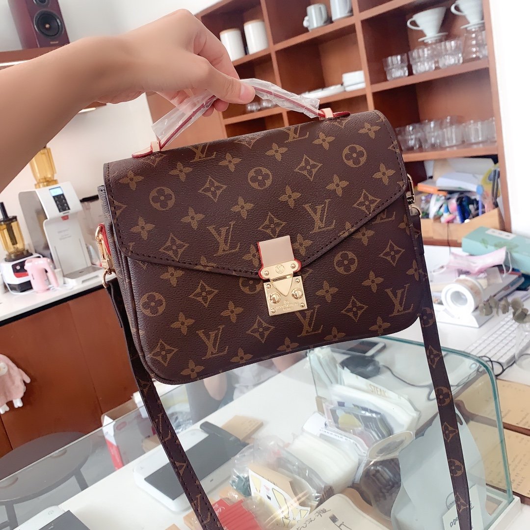 LV $89 gallery