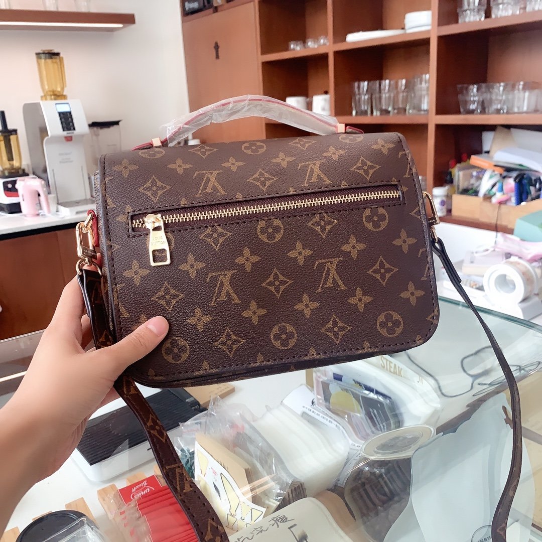 LV $89 gallery