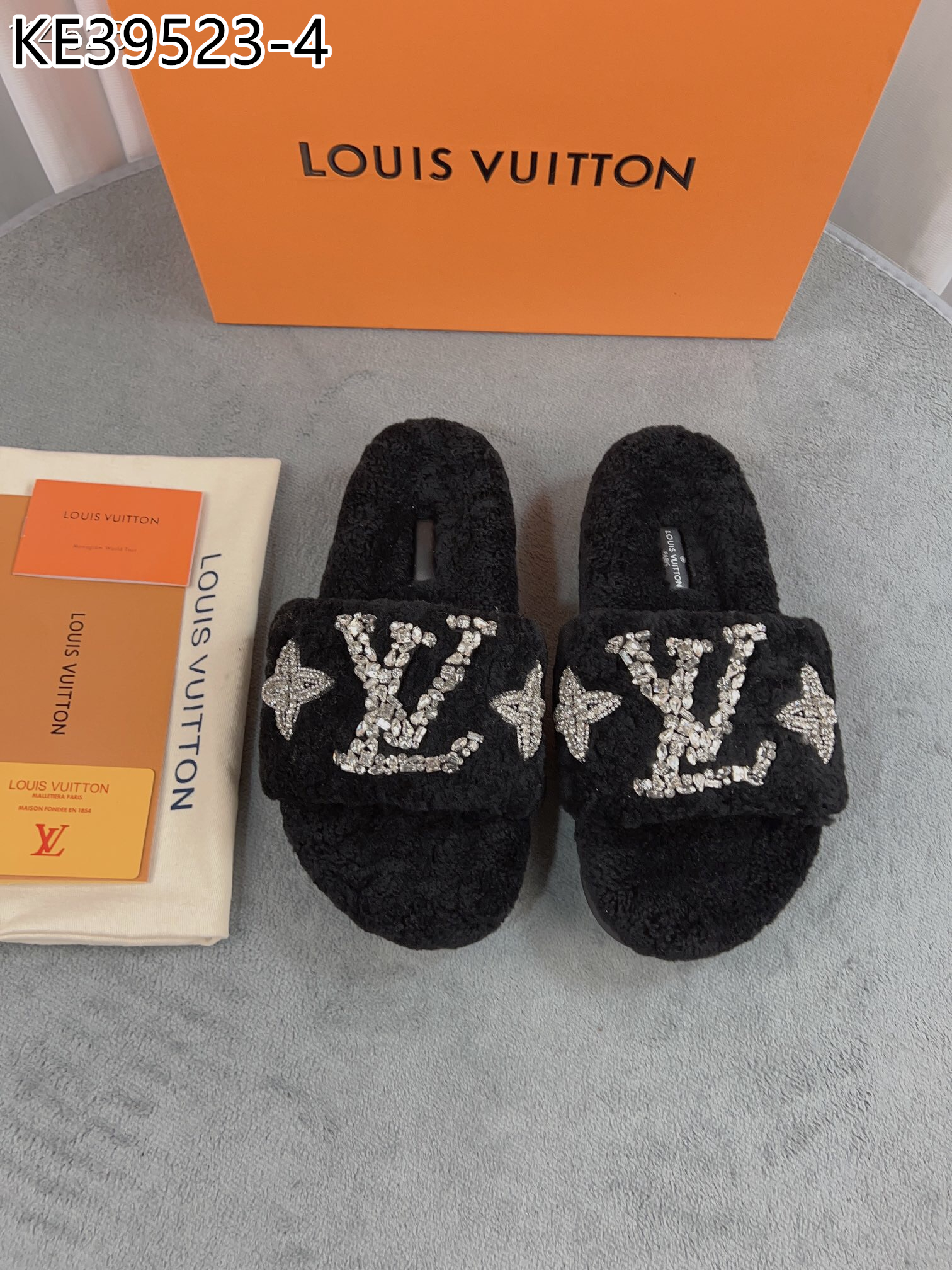 LV $92 gallery