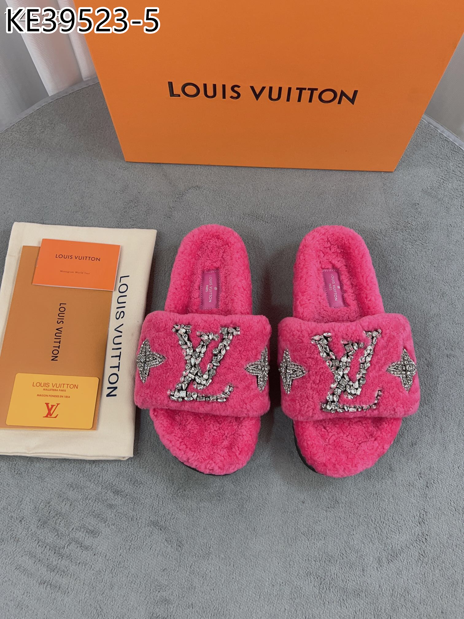 LV $92 gallery