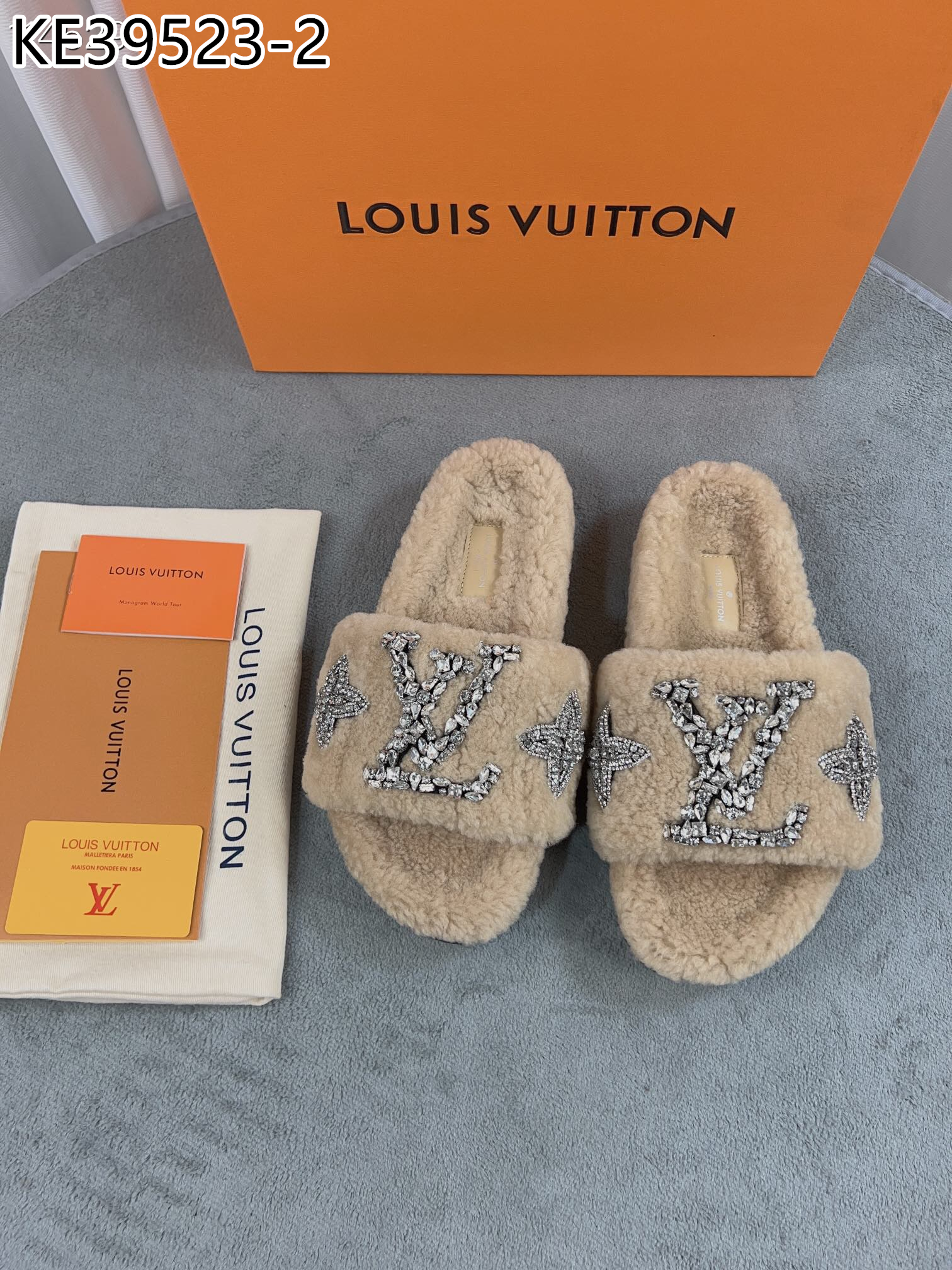 LV $92 gallery