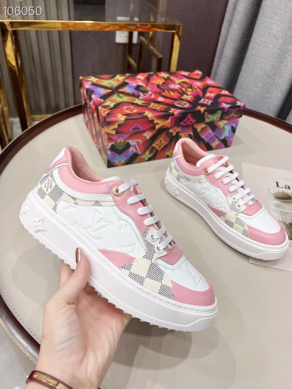 LV $92 gallery