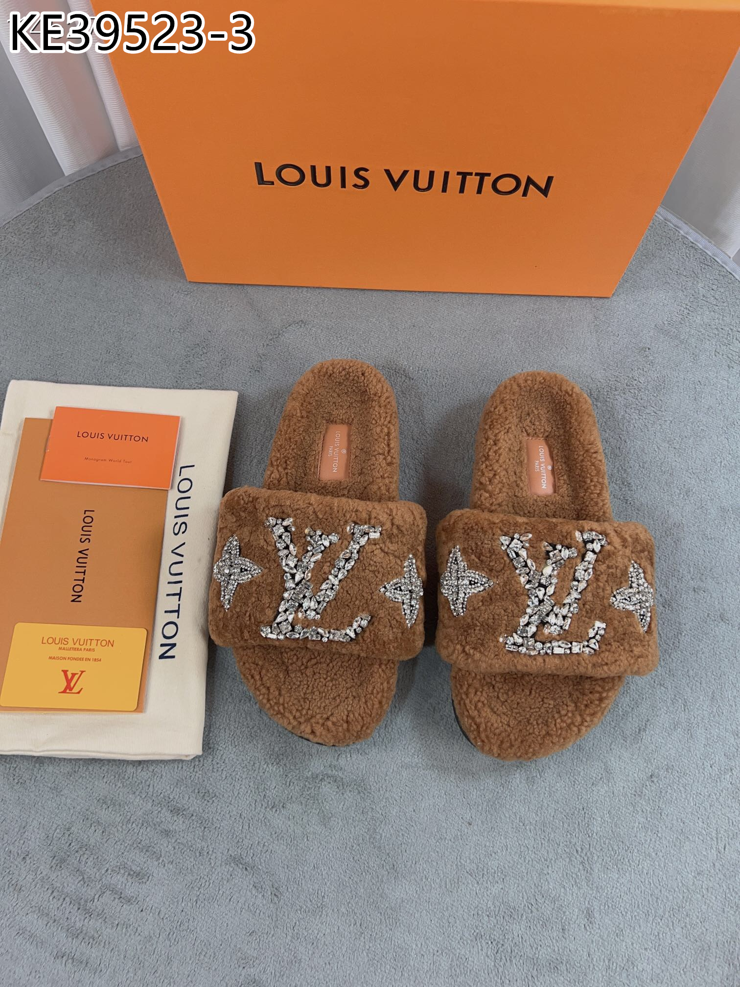 LV $92 gallery