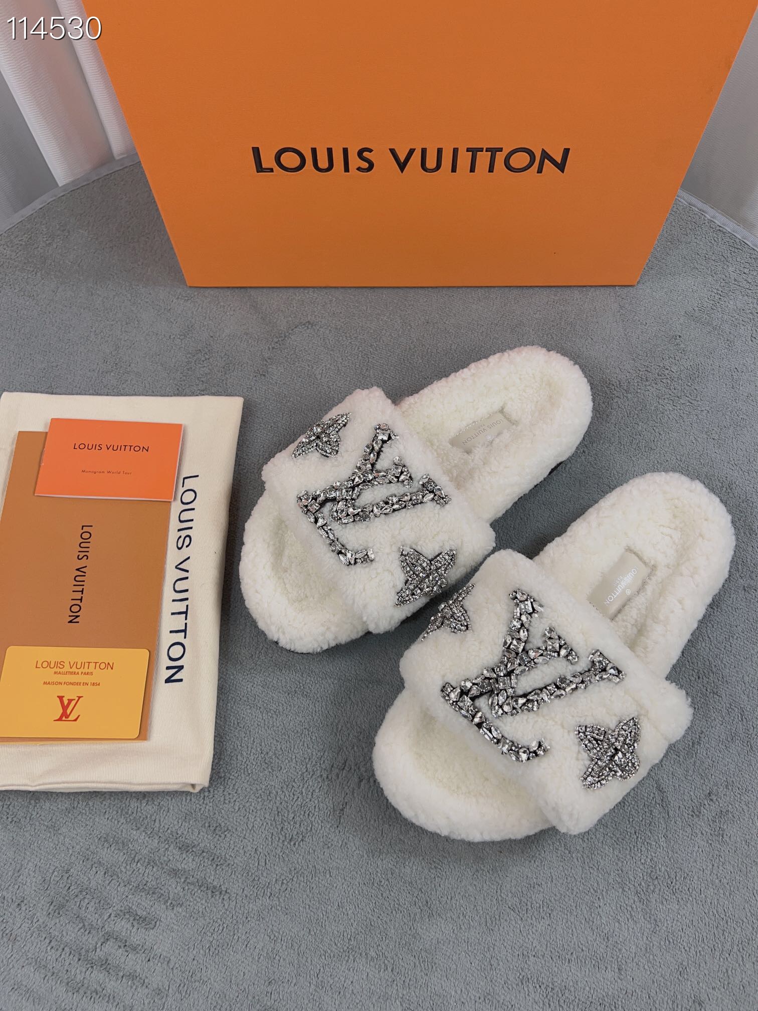 LV $92 gallery