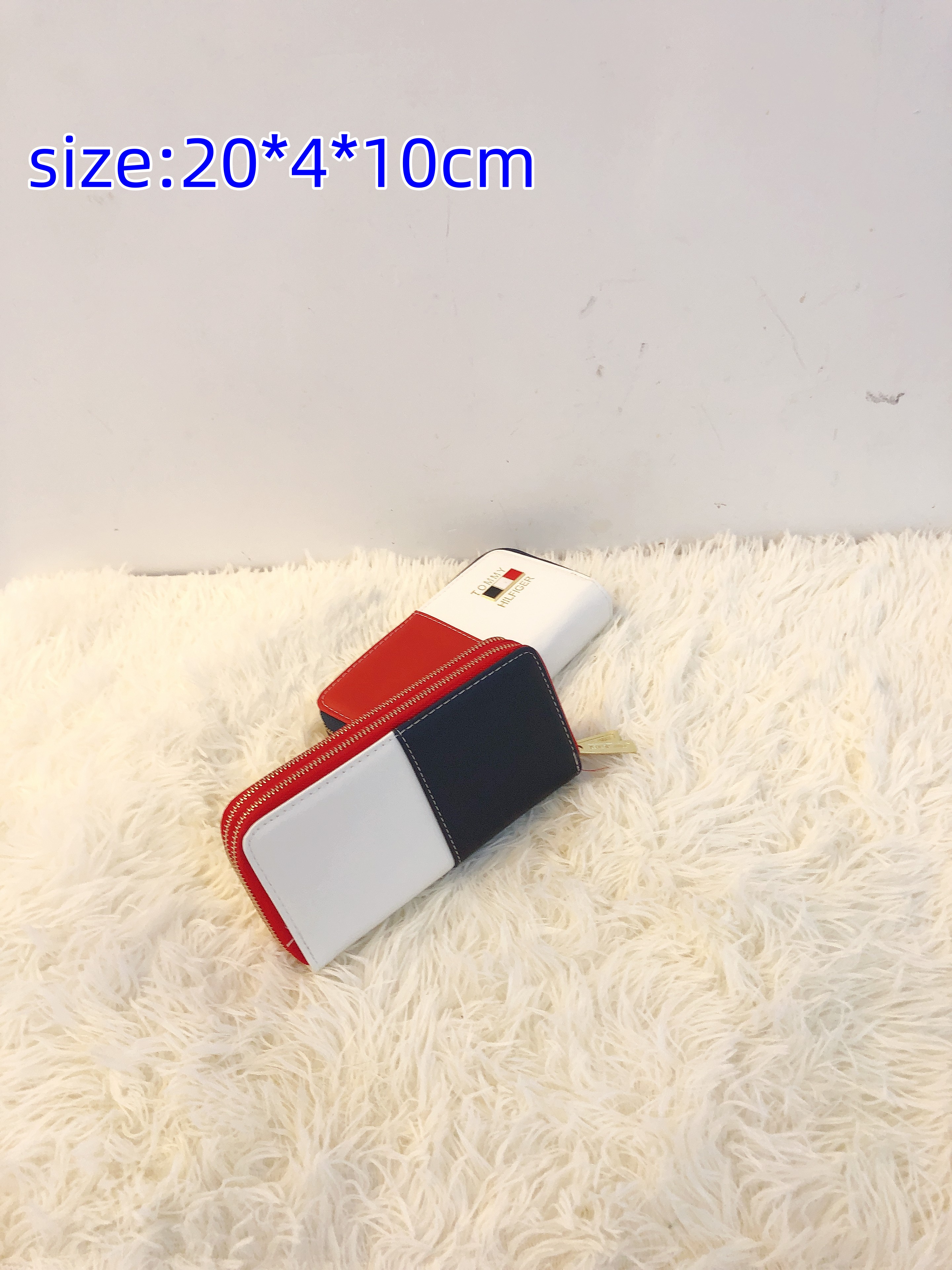 TOMMY 19.99$    code 404-6710-R gallery