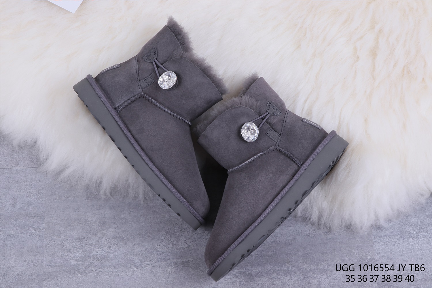 UGG 37.47$ 编号279-2435-R gallery