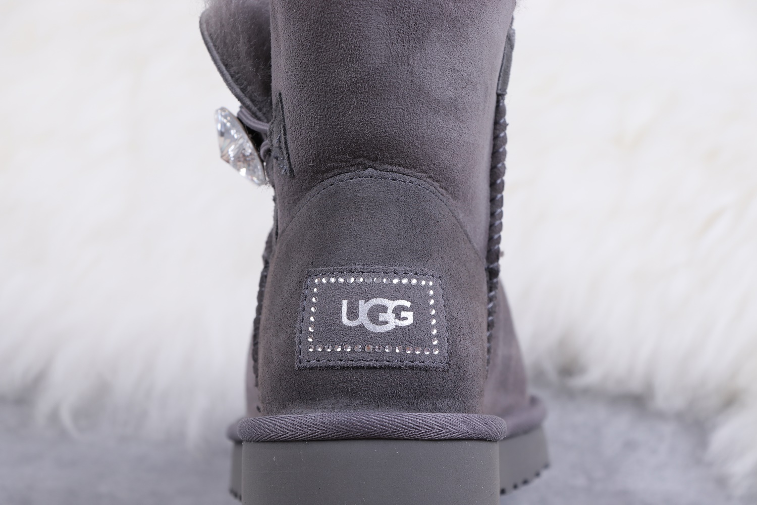 UGG 37.47$ 编号279-2435-R gallery