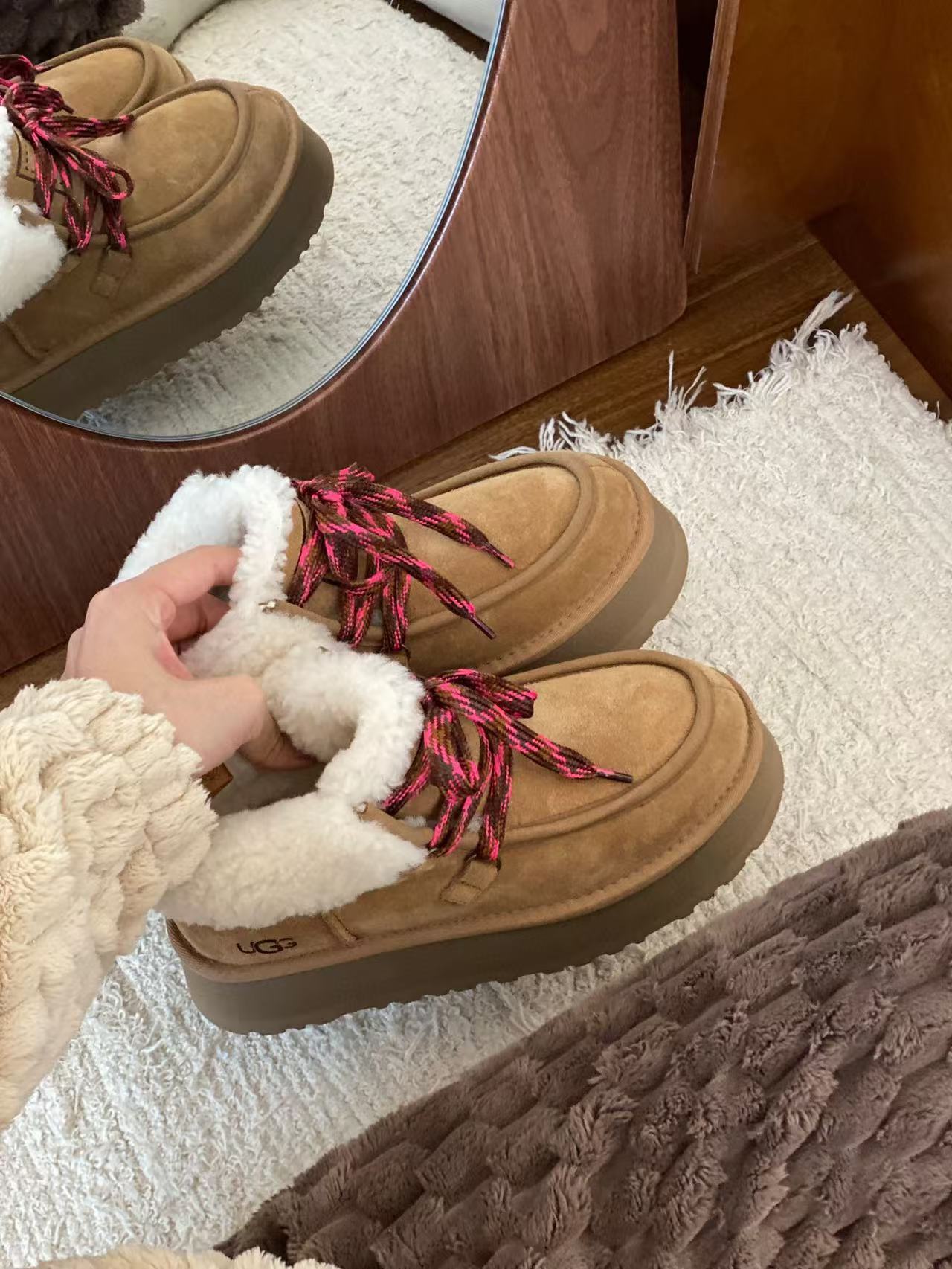 UGG 62.99$  code 523-10488-T gallery