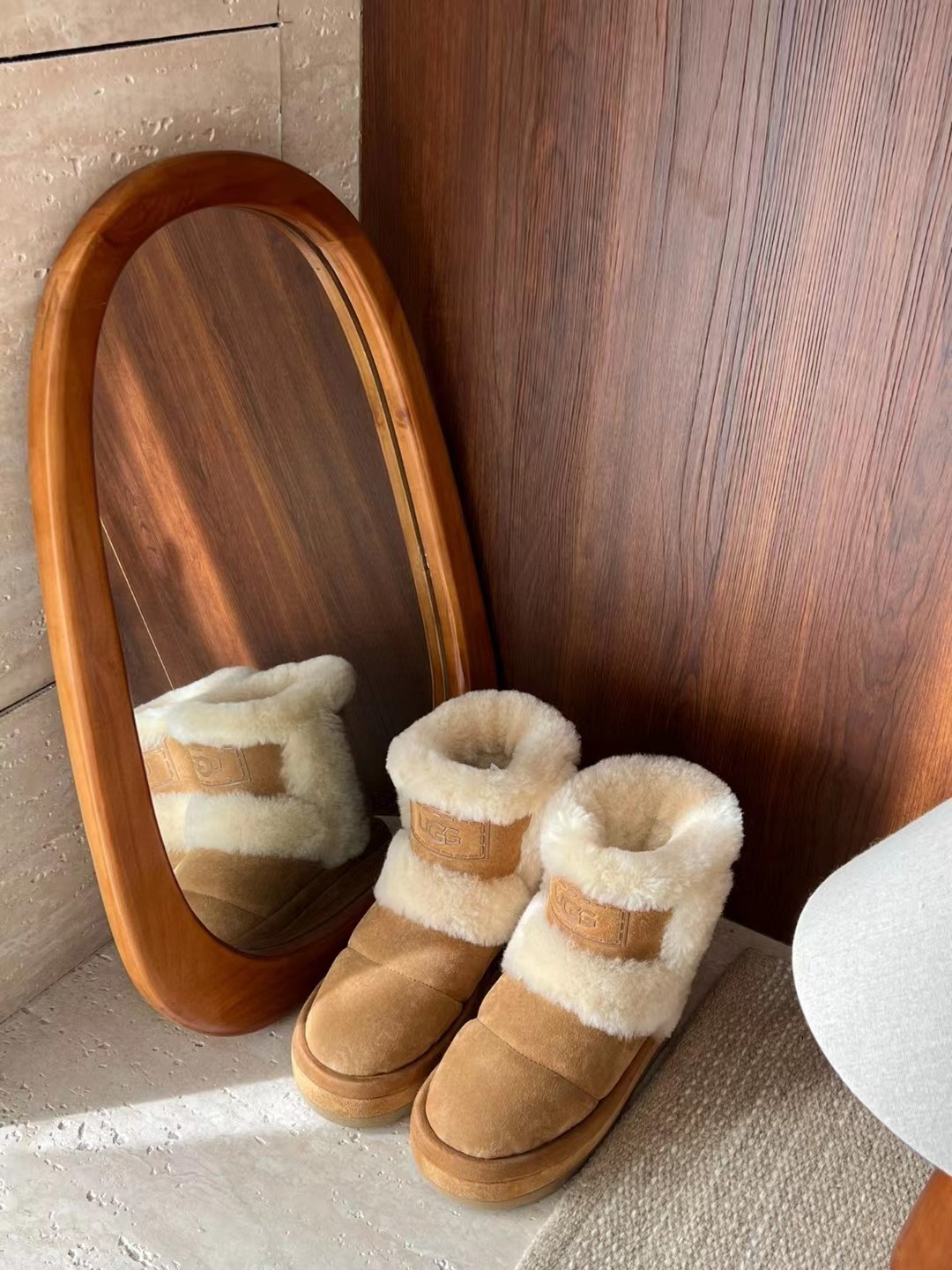 UGG 66.66$     code  524-6856-R gallery