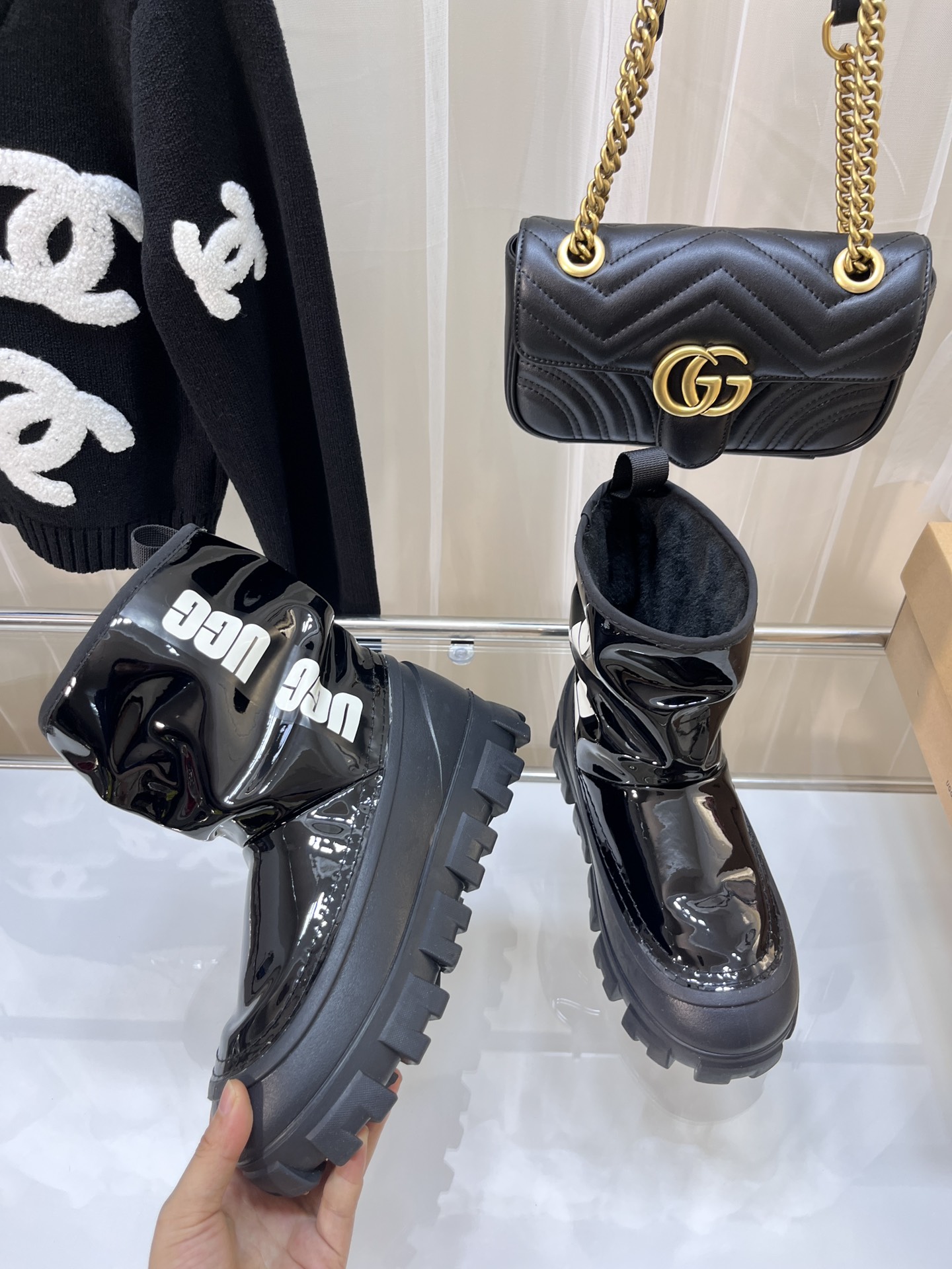 UGG 69.99$  code  506-9594-T gallery