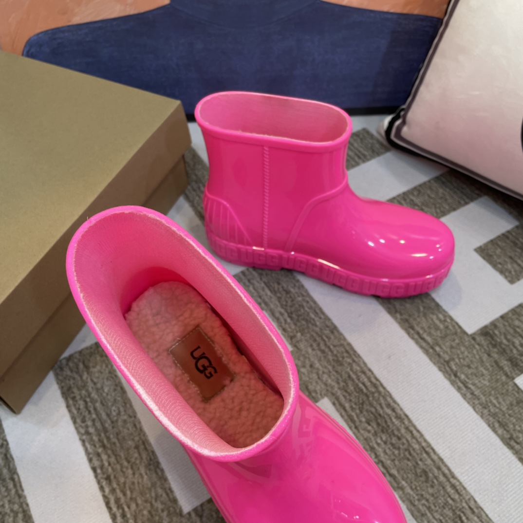 UGG rain boots  $56     10041-T gallery