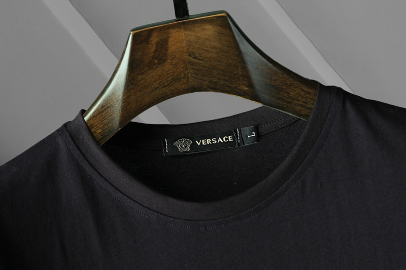 VERSACE  22.59$ CODE 253-7151-R gallery