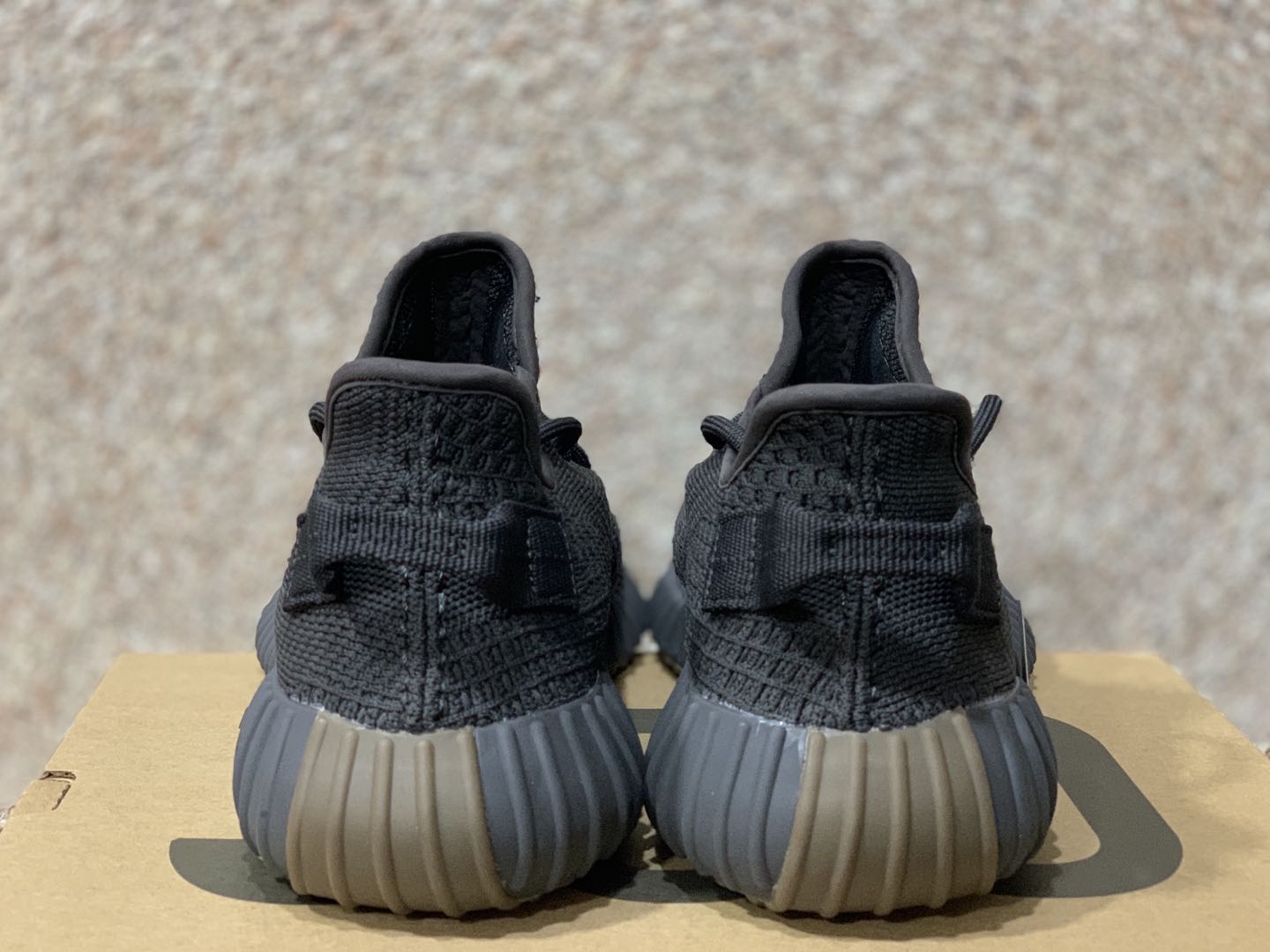 YEEZY $86 gallery