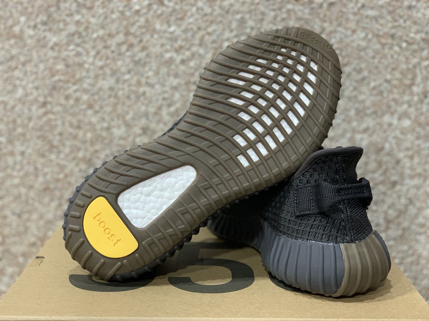 YEEZY $86 gallery