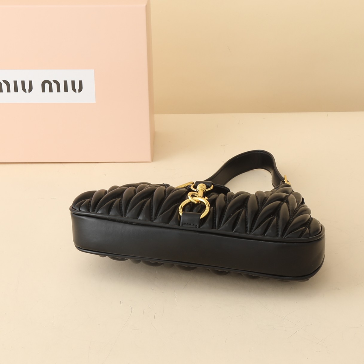 😀23890-MIUMIU-588 gallery