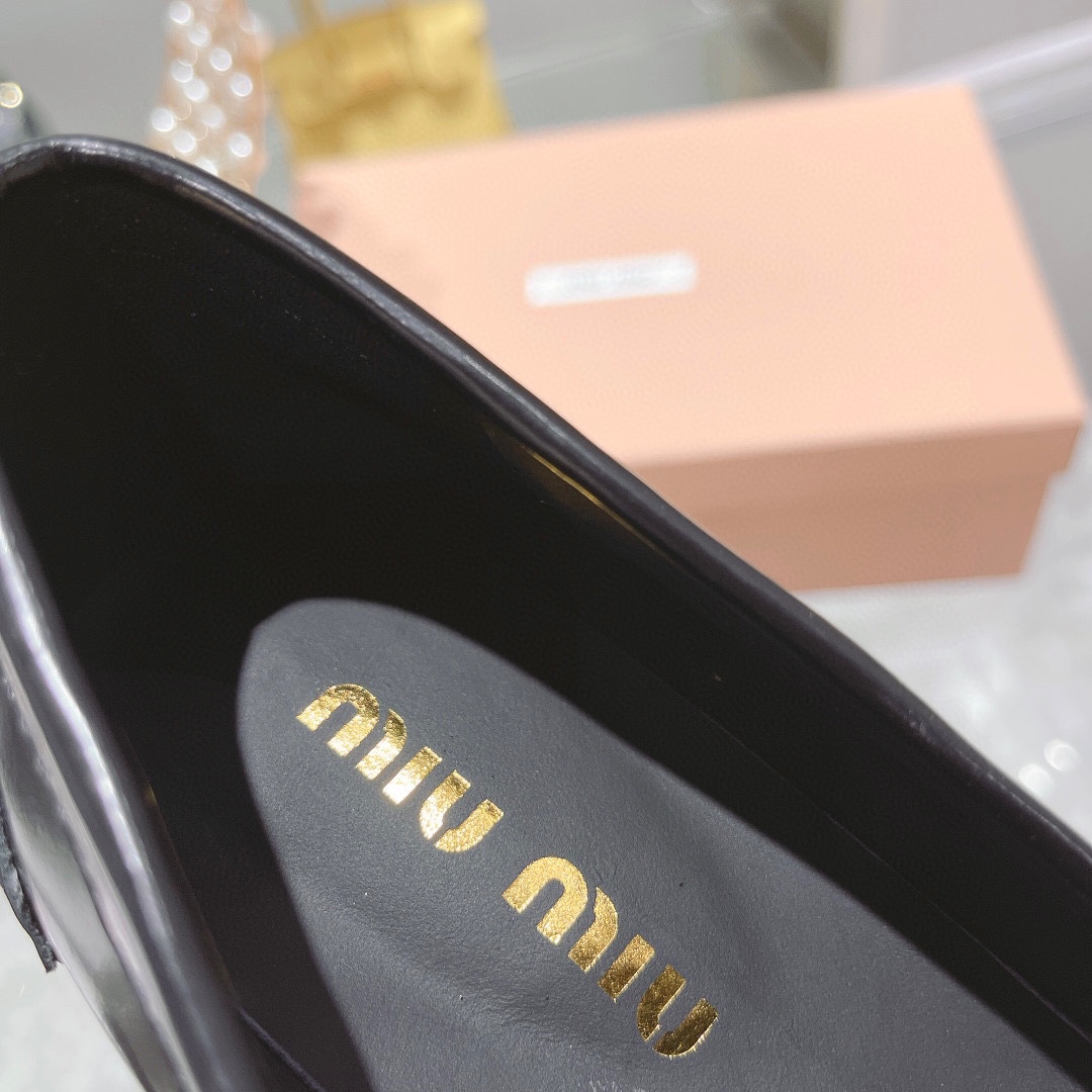 😀24042-MIUMIU-810 gallery