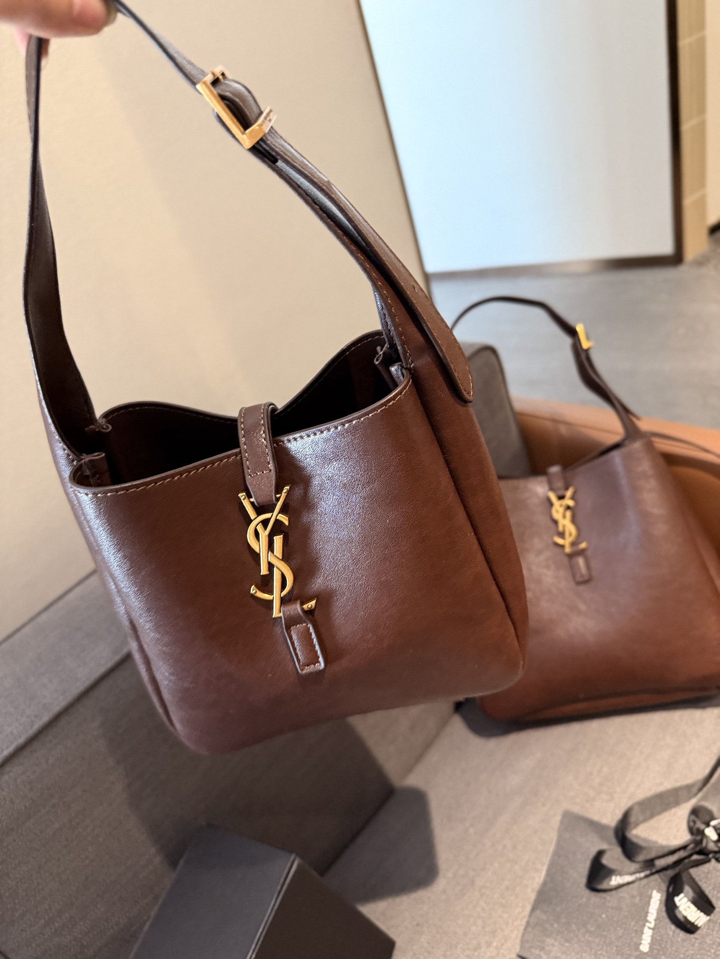 😀25225-YSL-420 gallery