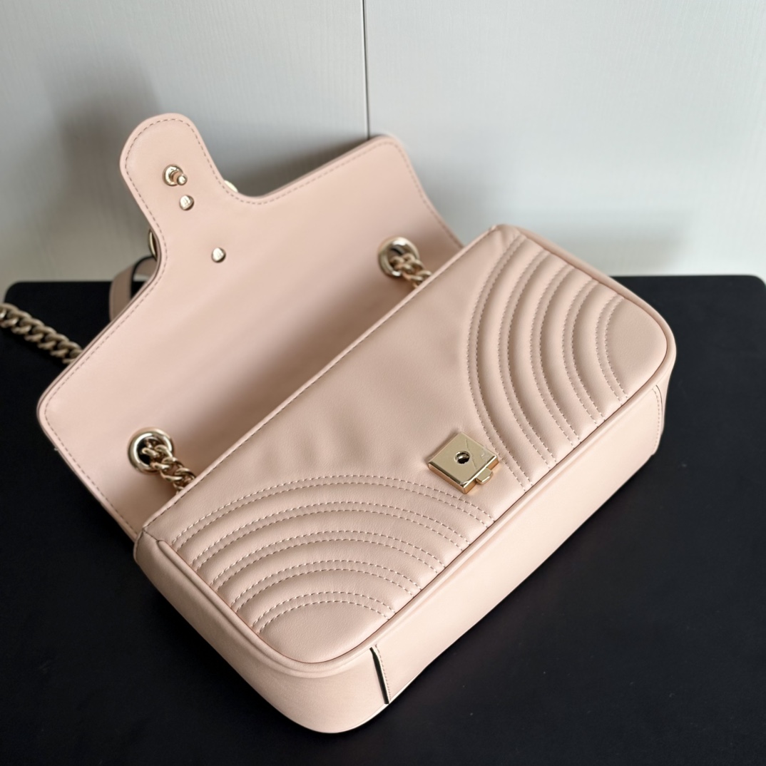 😀25268-Gucci-$96 gallery