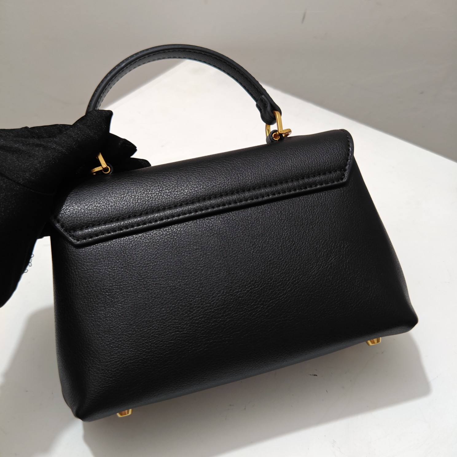 😀25270-Celine-$96 gallery