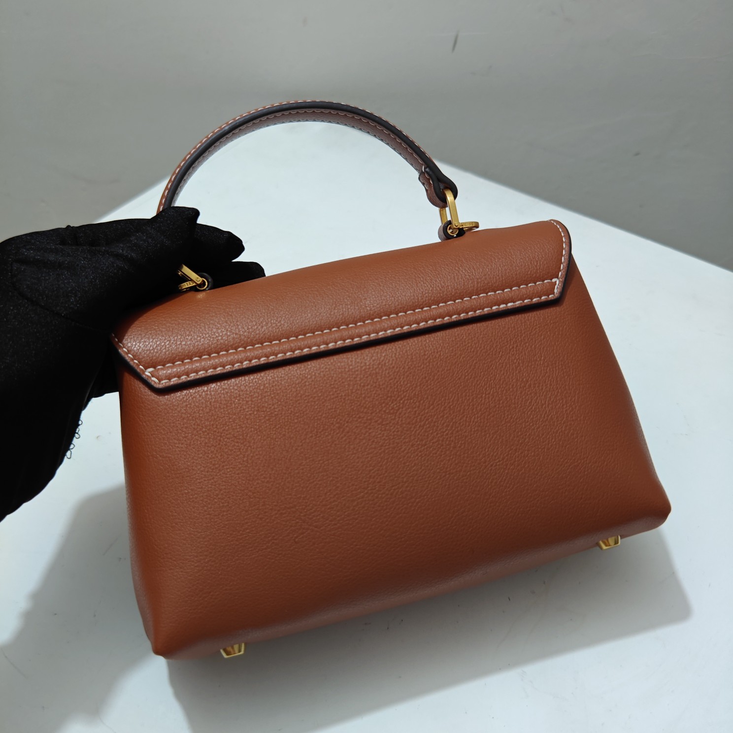 😀25270-Celine-$96 gallery